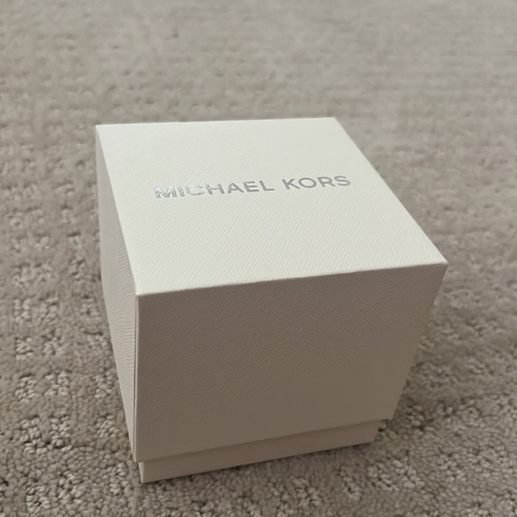 Michael kors watch box - Picture 6 of 6